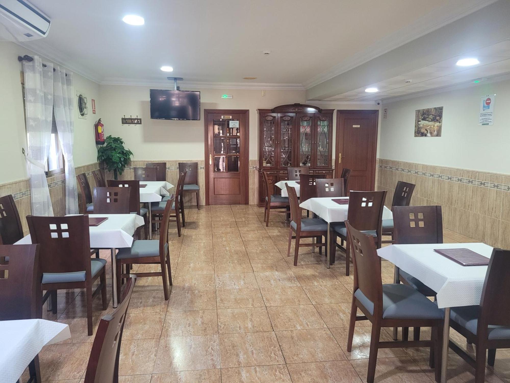 Hostal Restaurante El Paraiso Don Benito Bagian luar foto