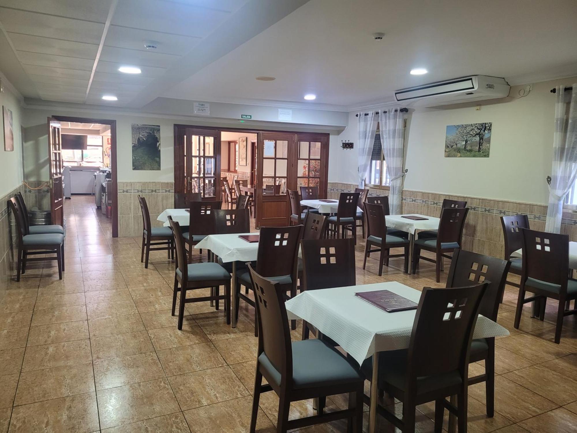 Hostal Restaurante El Paraiso Don Benito Bagian luar foto