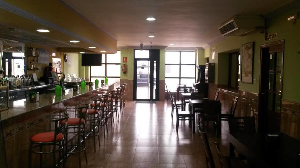 Hostal Restaurante El Paraiso Don Benito Bagian luar foto